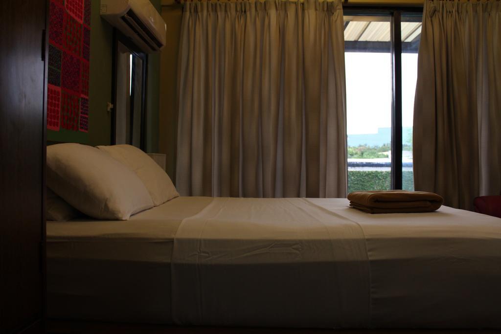 เพอร์เพิล ทรี เบด แอนด์ เบรคฟาสต์ Bed & Breakfast Paranaque City ภายนอก รูปภาพ